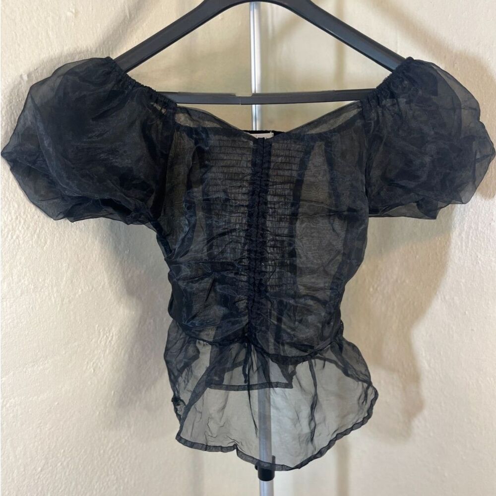 Lucy In The Sky | Black Sheer Smocked Puff Sleeve Crop Top - M